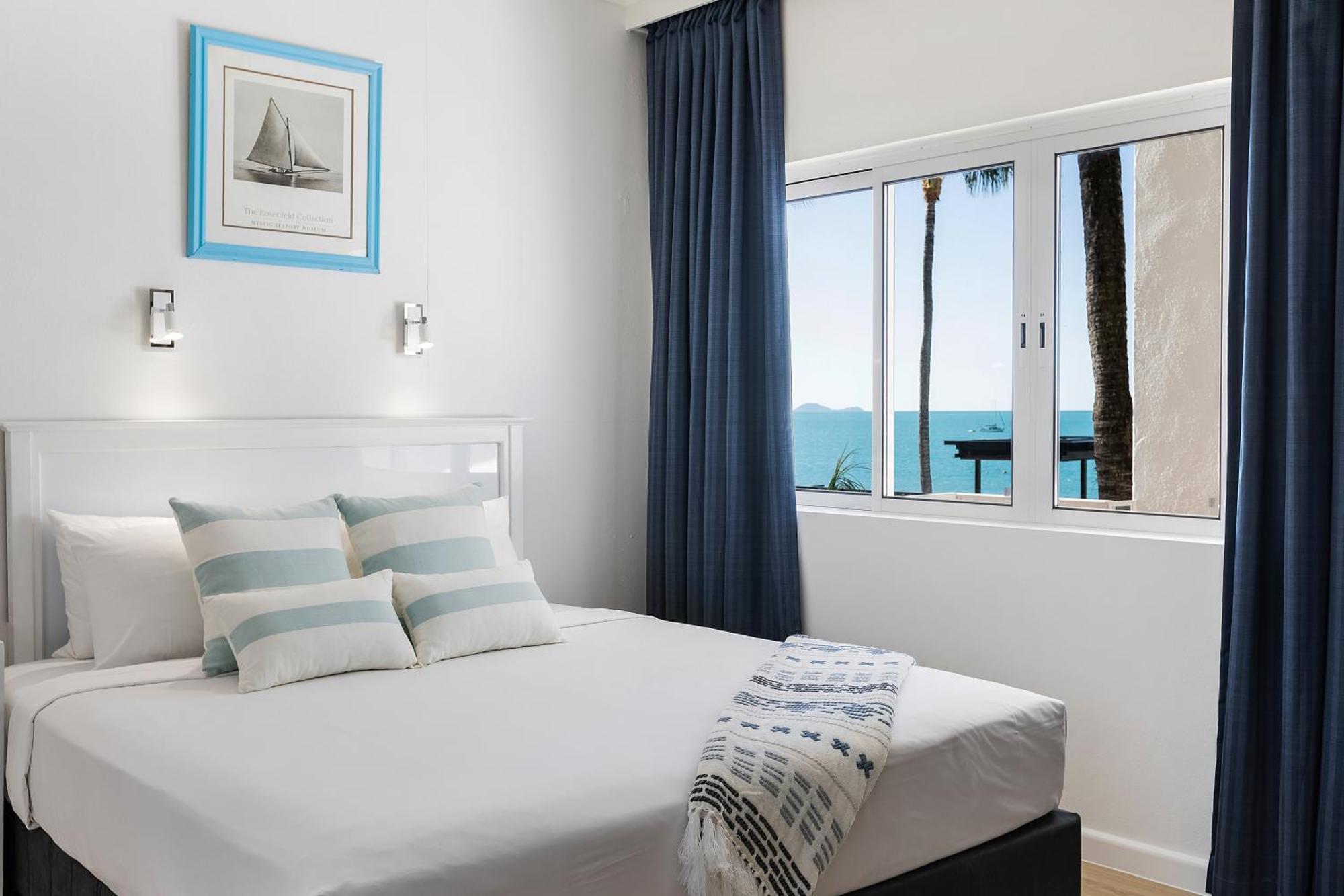 Coral Sea Resort Airlie Beach Room photo